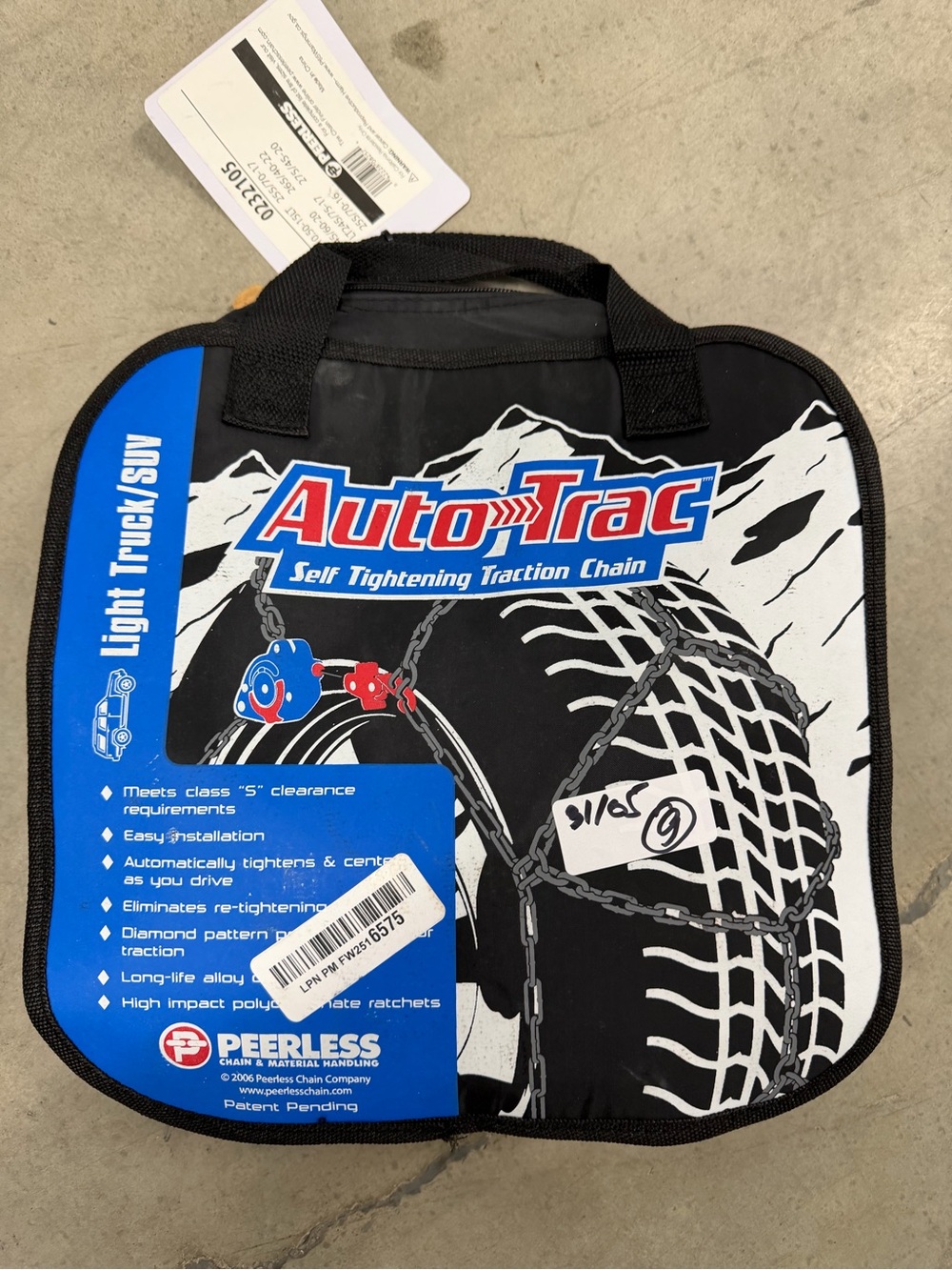 AutoTrac‎ Self Tightening Traction Chain Kit - Black/Blue/Red